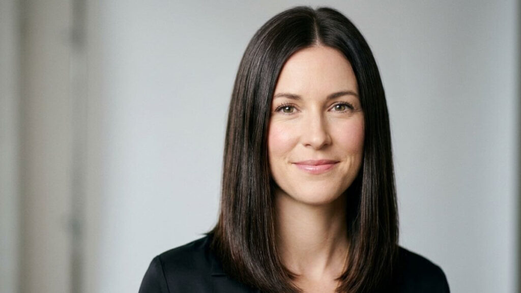 blunt lob fine hairstyle for women
