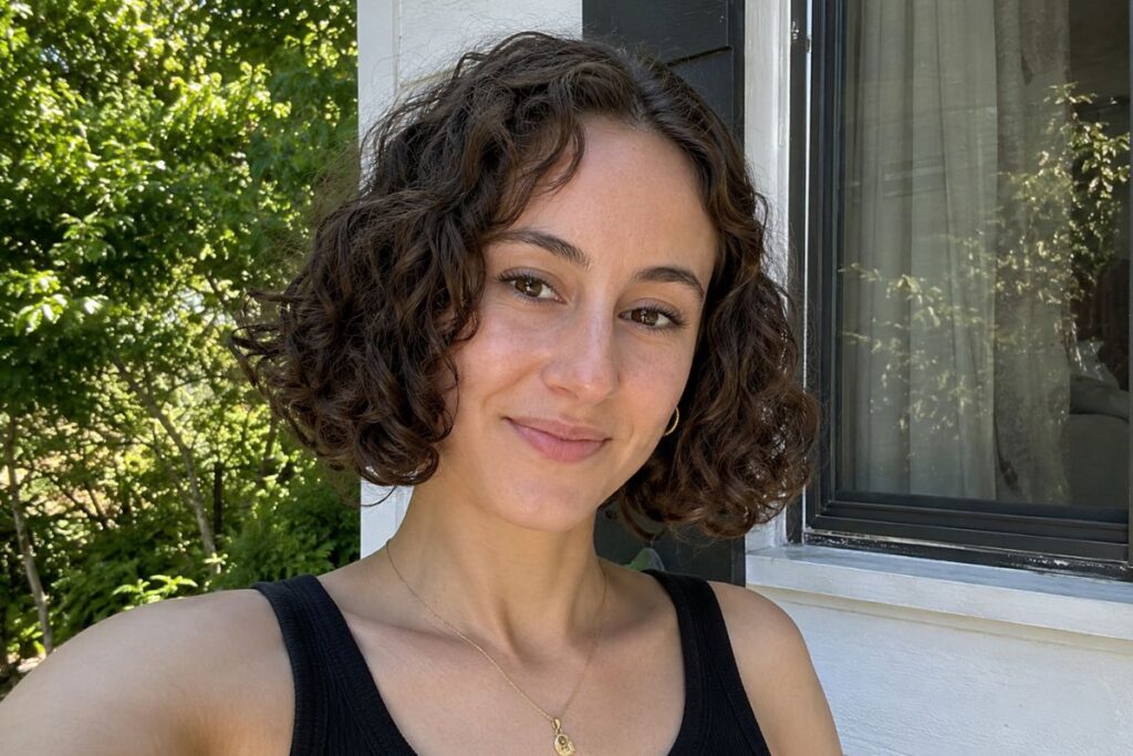 Curly bob hairstyle for oblong face shape