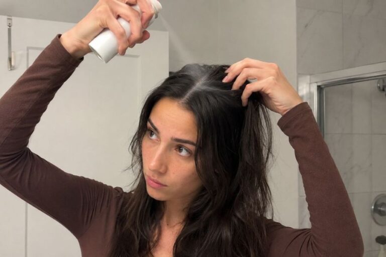 How to Use Dry Shampoo the right way on dry roots