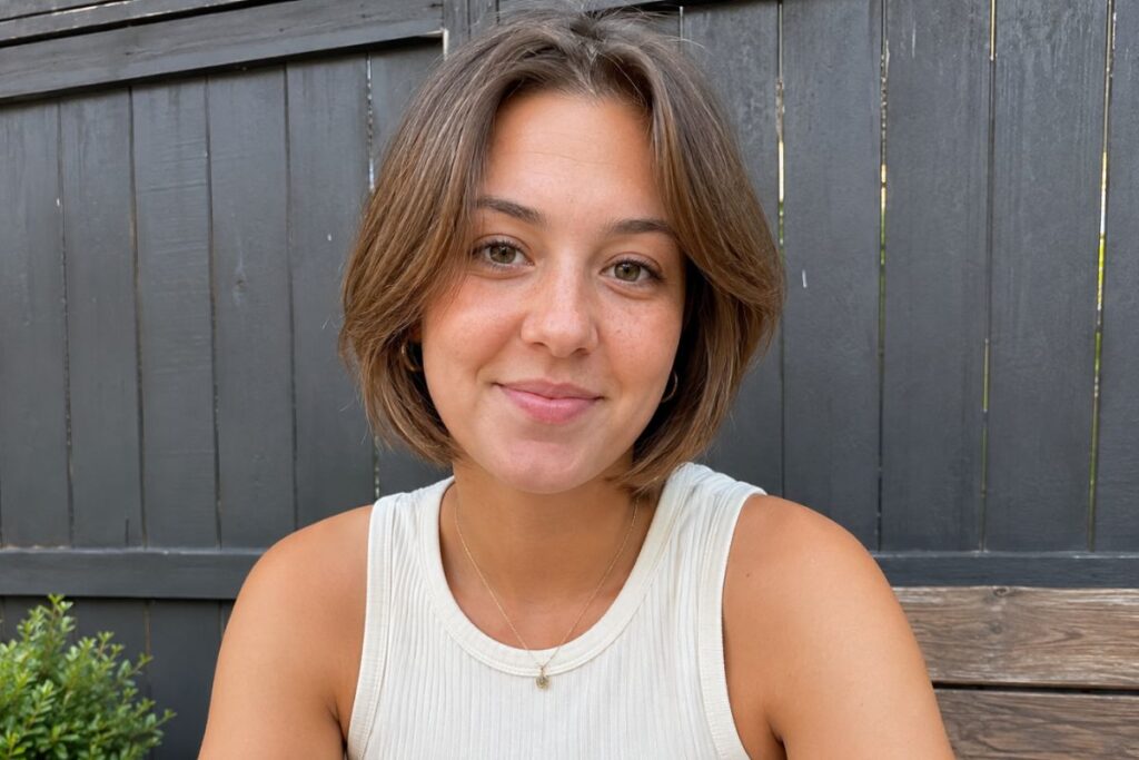 Layered bob hairstyle for oblong face shape