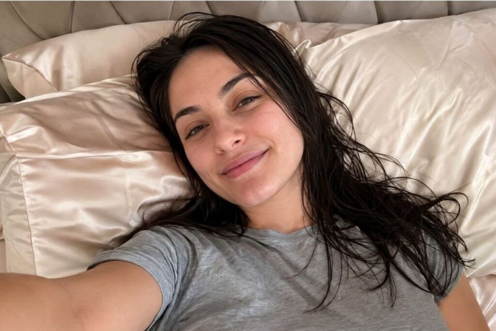 Woman sleeping on damp hair with silk pillowcase